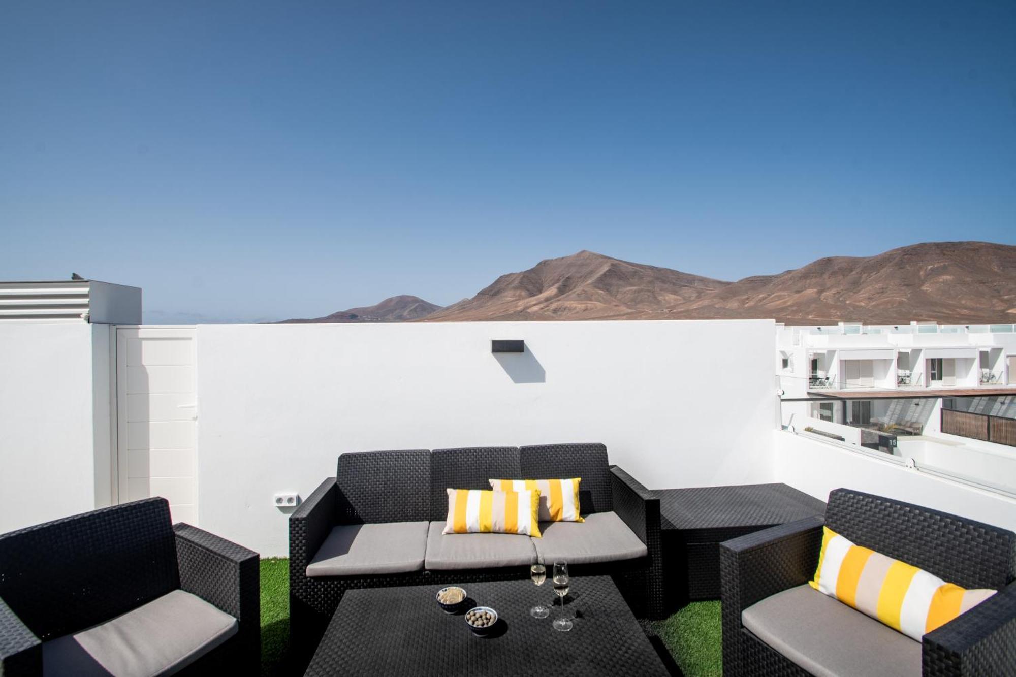 Serena Villa 38 - Heated Pool, Sea Views, Ac, High Speed Internet Playa Blanca  Luaran gambar