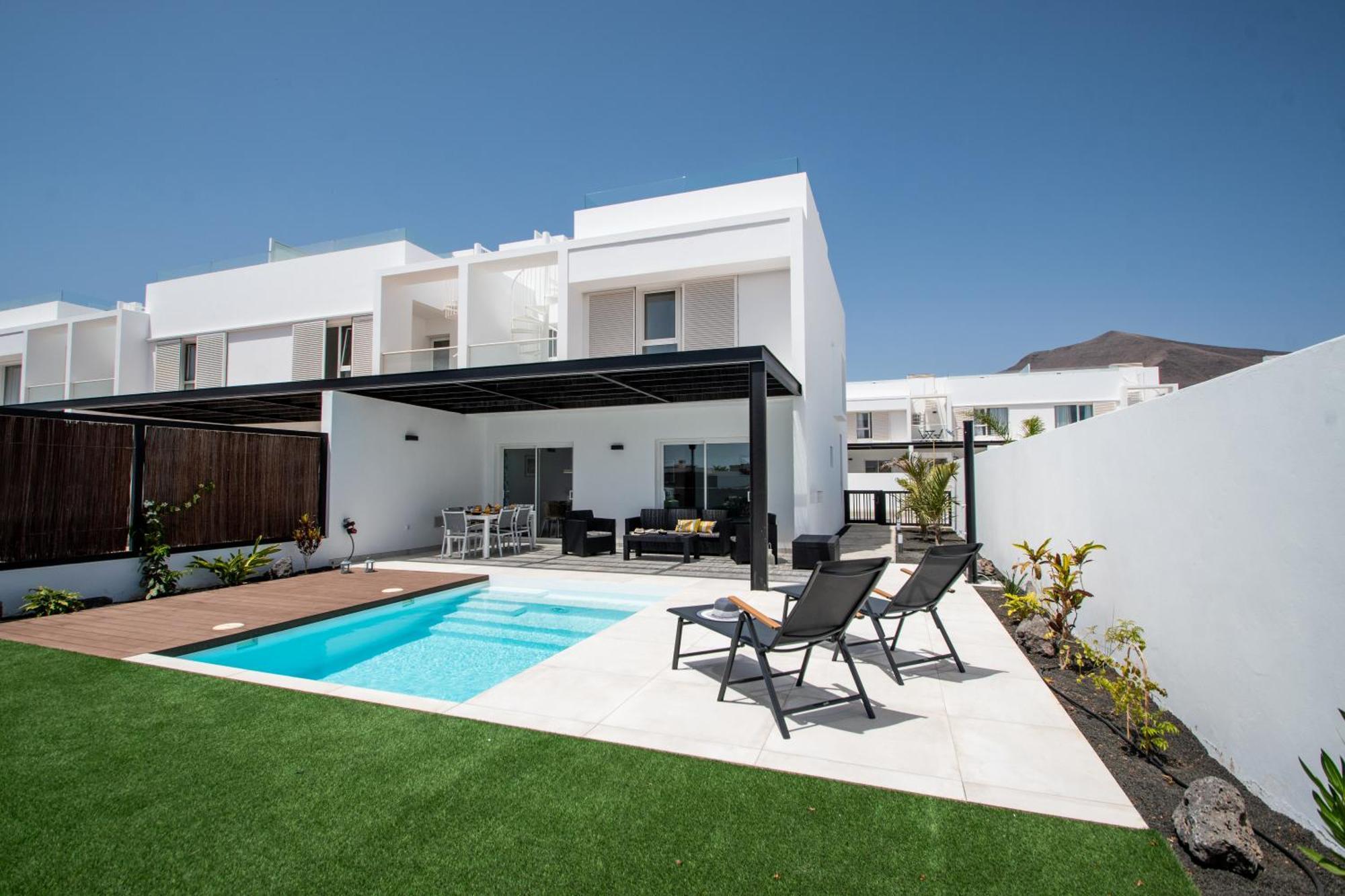 Serena Villa 38 - Heated Pool, Sea Views, Ac, High Speed Internet Playa Blanca  Luaran gambar