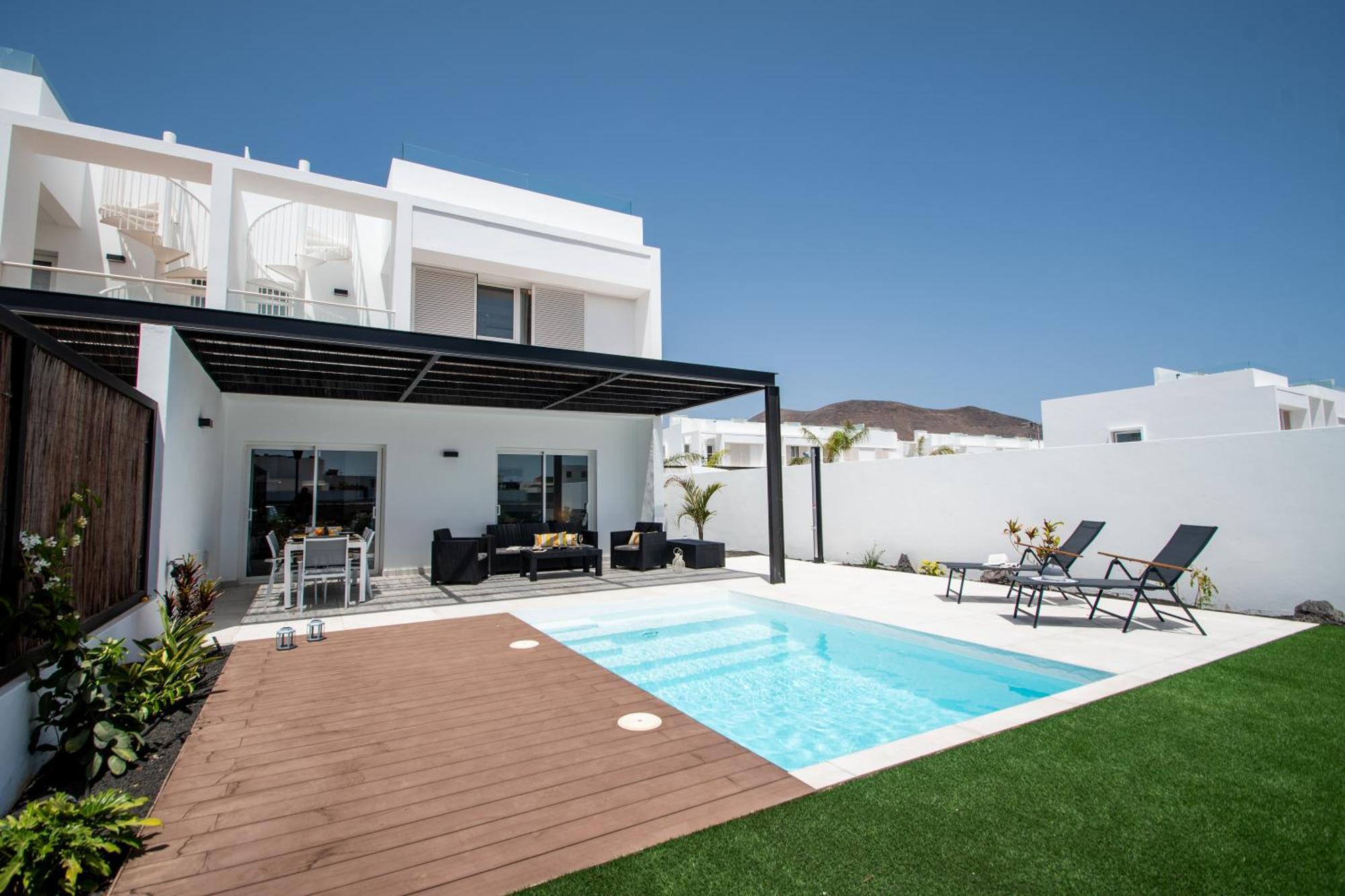 Serena Villa 38 - Heated Pool, Sea Views, Ac, High Speed Internet Playa Blanca  Luaran gambar