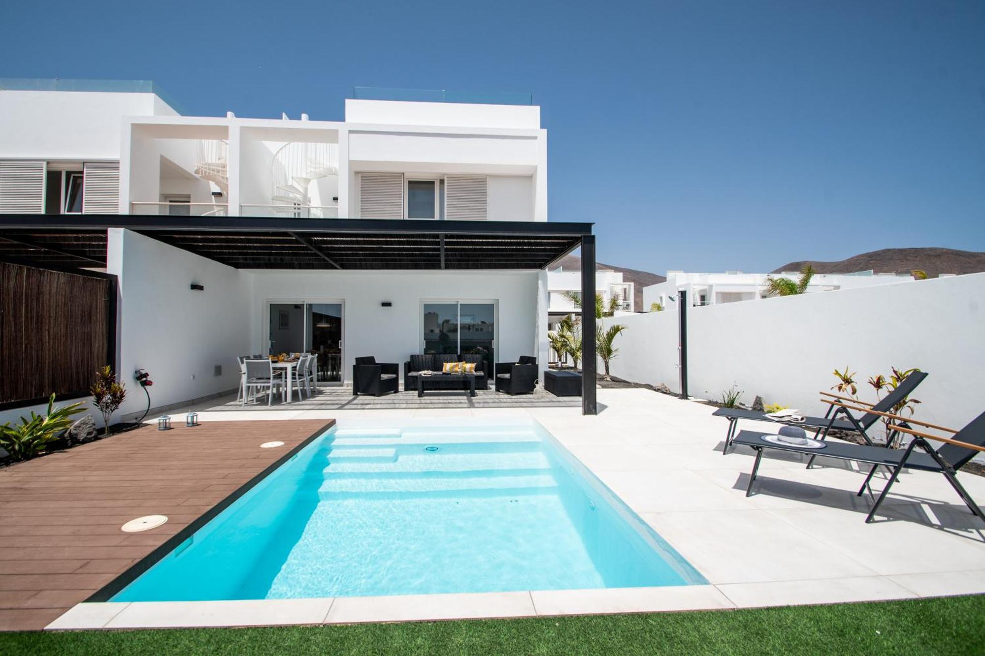 Serena Villa 38 - Heated Pool, Sea Views, Ac, High Speed Internet Playa Blanca  Luaran gambar